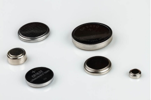 CR2032 vs. LR44 Comprehensive Guide - Chemistry, Application Scenarios, Technical Specifications, Battery Equivalents
